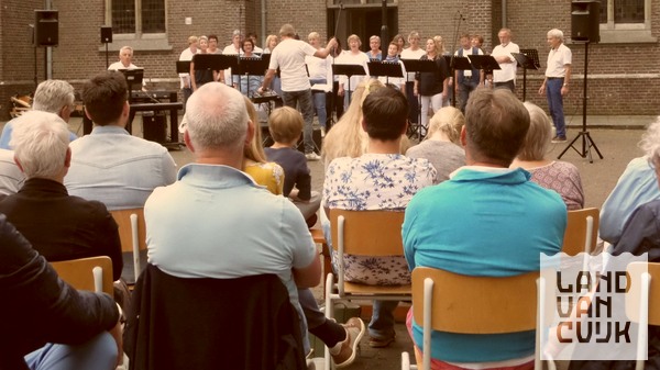 Unisono sluit seizoen af met zomeravondconcert
