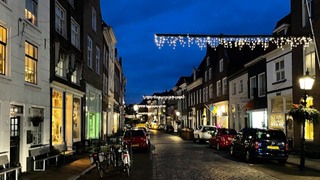 Stadswandeling door duister Grave
