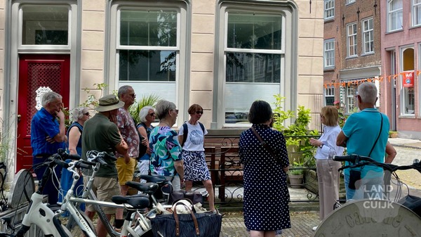 Stadswandeling in herfstsfeer