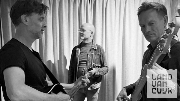 Live muziek met Vinyl Vibes bij Évive aan het Water.