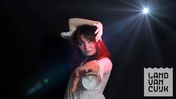 Kate! Suzanne Sanders