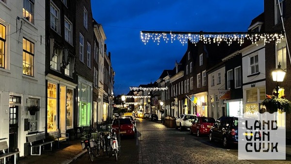 Stadswandeling door duister Grave