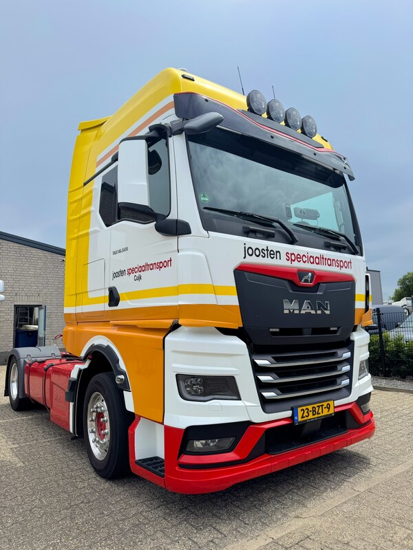 Jordans sign & promotion